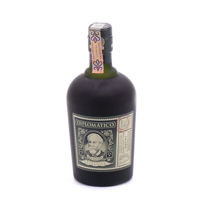 01300086_diplomatico-reserva-exclusiva-12-jahre-40-0-7-l