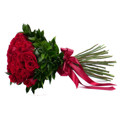 03000024_amore-rote-rosen-mit-ziergrun
