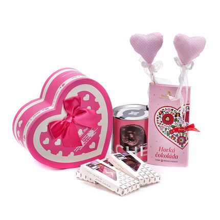 03000142_herz-geschenkbox-mit-schokolade