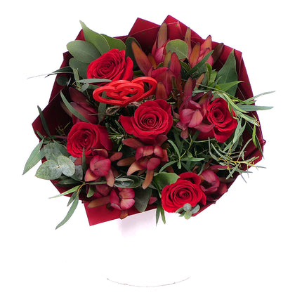 03000658_sweet-rote-rosen-und-leucadendron