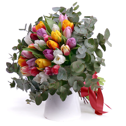 03001071_strauss-aus-farbigen-tulpen-und-eukalyptus