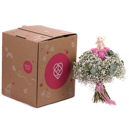 03001171_madchenstrauss-mit-rosa-rosen-und-pluschbar