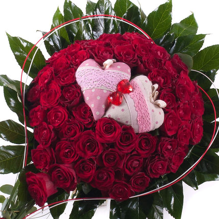 03001479_herz-aus-roten-rosen-mit-herzen