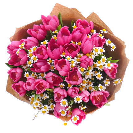 03001523_sweet-cyclamenfarbene-tulpen-mit-kamille