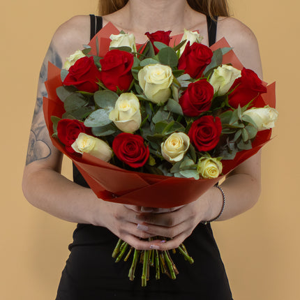 03001524_sweet-rote-und-weisse-rosen