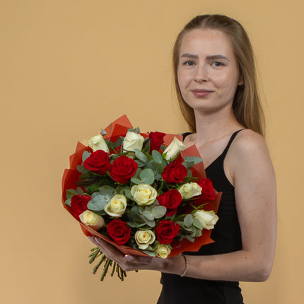03001524_sweet-rote-und-weisse-rosen