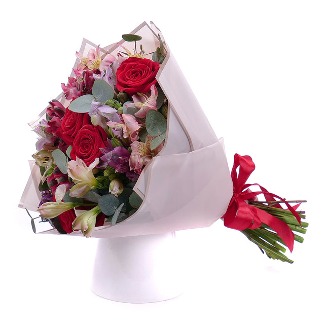 03001533_sweet-rote-rosen-und-alstroemerien