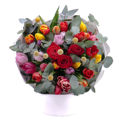 03001539_sweet-rote-rosen-und-bunte-tulpen