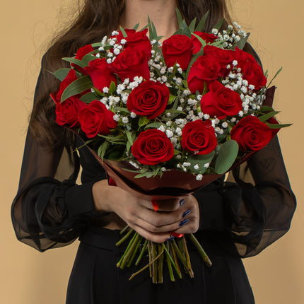 03001546_sweet-rote-rosen-mit-schleierkraut