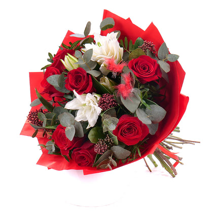 03001552_sweet-rote-rosen-lilie-und-skimmia
