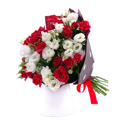 03001554_sweet-rote-sprayrosen-und-weisser-lisianthus