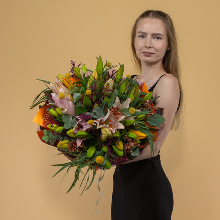 03001577_sweet-bunte-lilien-limonium-und-craspedia