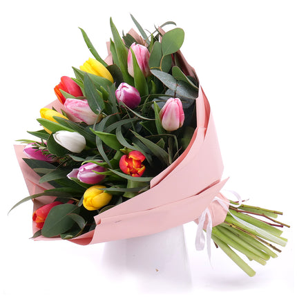 03001596_sweet-bunte-tulpen-und-eukalyptus-mix