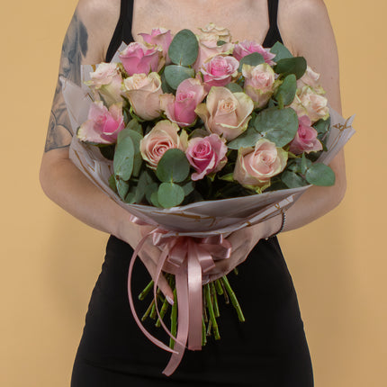 03001661_sweet-rosa-rosen-und-eukalyptus