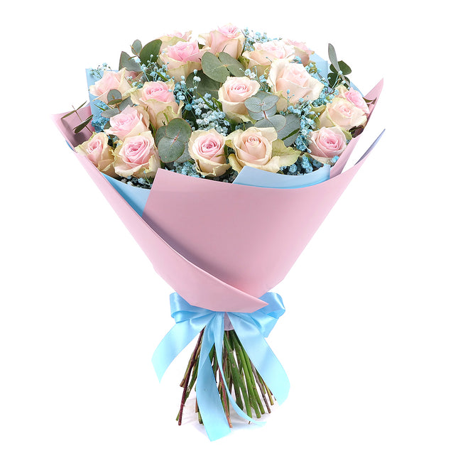 03001668_sweet-rosa-rosen-mit-blauem-schleierkraut