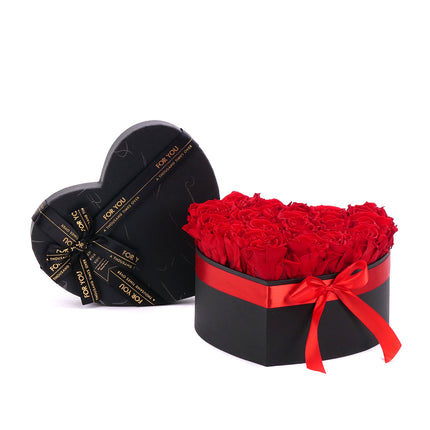 03001858_in-eterno-schwarze-herzbox-for-you-s-mit-18-rosen-monalisa-red