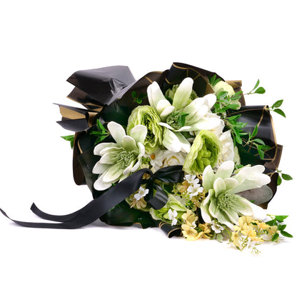 03001891_irigo-trauerstrauss-mit-gruner-magnolie-rosen-und-clematis