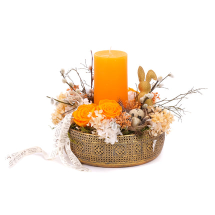 03001963_in-eterno-metalltablett-mit-praparierten-rosen-und-orangefarbener-kerze