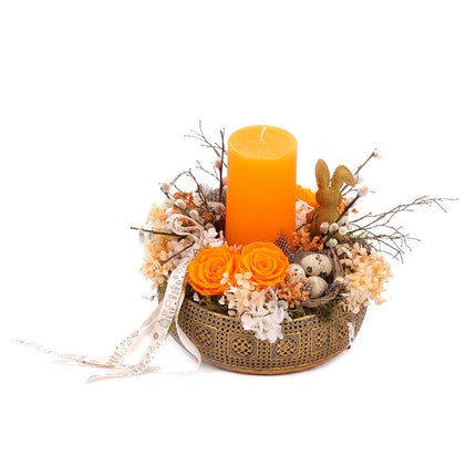 03001963_in-eterno-metalltablett-mit-praparierten-rosen-und-orangefarbener-kerze