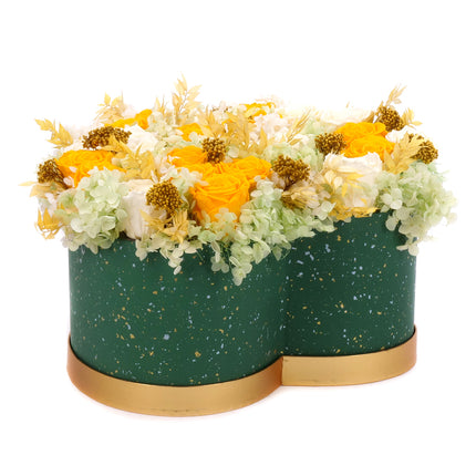 03001987_in-eterno-grunes-herz-xl-mit-praparierten-gelben-und-cremefarbenen-rosen-und-hortensie