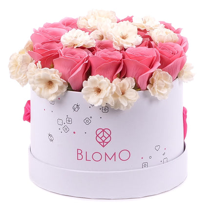 03002059_irigo-weisse-blomo-box-m-mit-18-parfume-duftrosen-und-kirschbluten