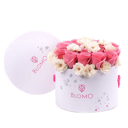 03002059_irigo-weisse-blomo-box-m-mit-18-parfume-duftrosen-und-kirschbluten
