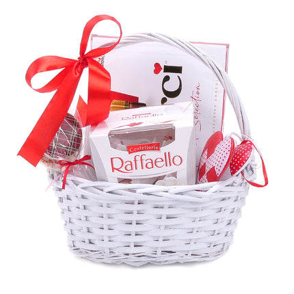 03002086_geschenkkorb-aus-weide-mit-herzen