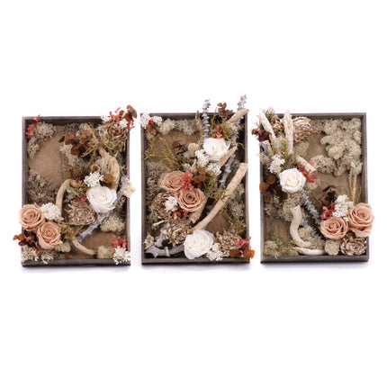03002090_trio-praparierter-moosbilder-mit-in-eterno-rosen-und-dekorationen