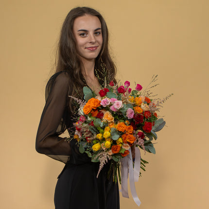 03002102_edle-farbenfrohe-clusterrosen-und-astilben