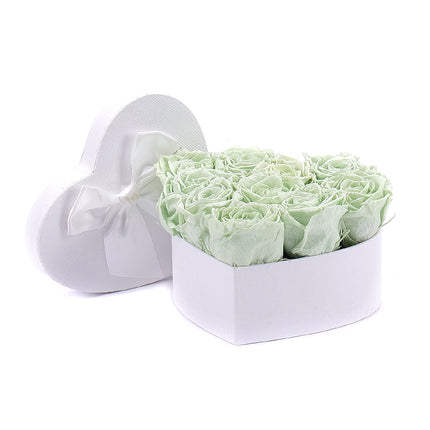 03100480_in-eterno-weisses-herz-s-mit-10-rosen-lime-green