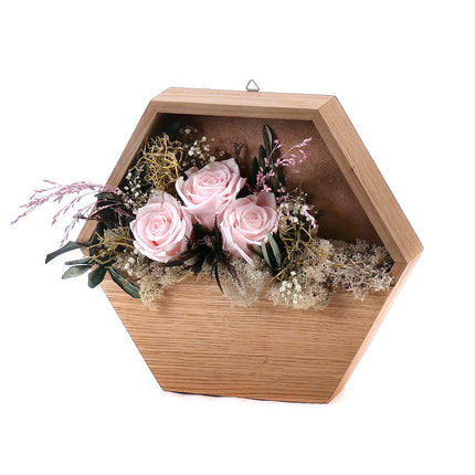 03100677_in-eterno-holzhexagon-zum-aufhangen-mit-rosa-rosen-und-moos