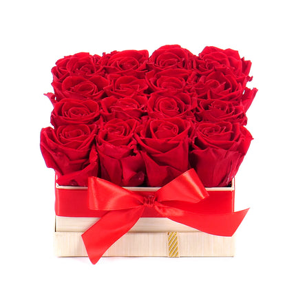 03100708_in-eterno-cremefarbene-quadratische-box-m-mit-16-roten-rosen