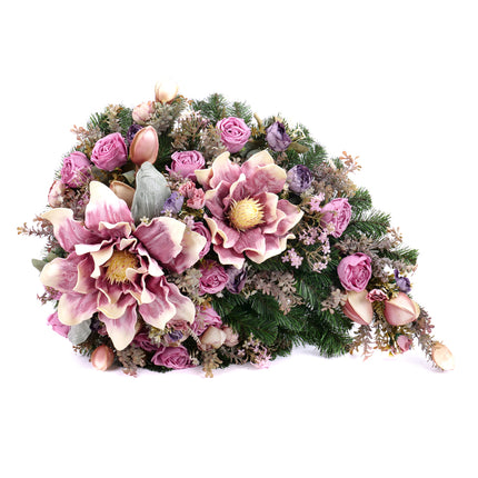 03101018_irigo-tropfenformiges-trauerarrangement-mit-schaumstoffmagnolie-und-violetten-blumen