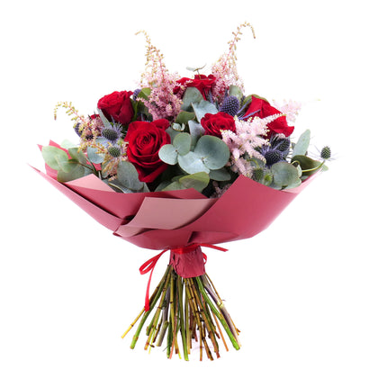 03101410_sweet-rote-rosen-astilbe-und-eryngium