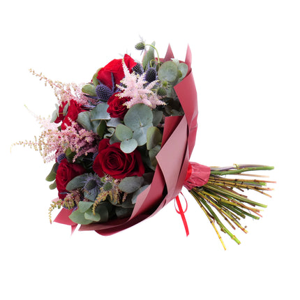 03101410_sweet-rote-rosen-astilbe-und-eryngium