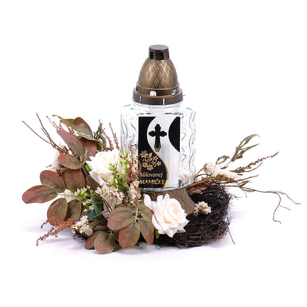03101457_irigo-trauerarrangement-auf-quadratischem-weidenuntergrund-mit-grablicht-und-cremefarbenen-blumen