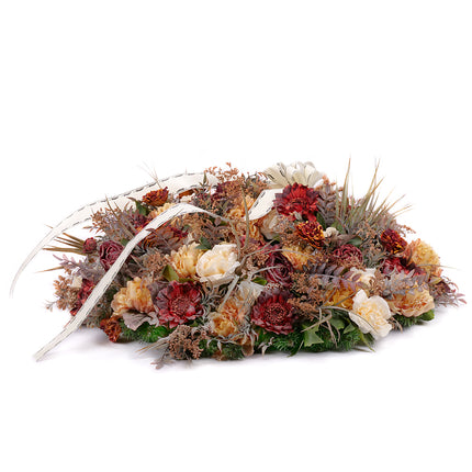 03101524_irigo-trauerkranz-mit-braunen-und-cremefarbenen-blumen