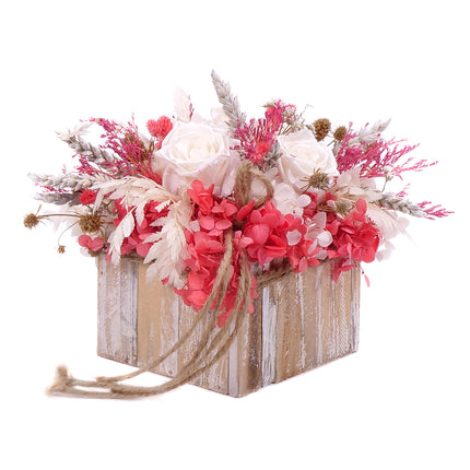 03101535_irigo-quadratische-holzbox-mit-praparierten-weissen-rosen-und-roten-blumen