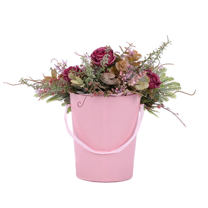 10000259_irigo-rosafarbene-box-mit-bordeauxroten-rosen-und-praparierten-rosafarbenen-rosen