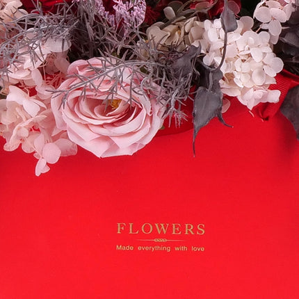 80000158_irigo-rote-box-mit-praparierten-roten-rosen-hortensie-und-strandflieder